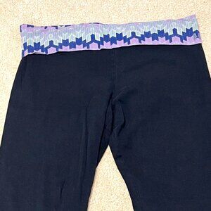 Victoria's Secret - Women's Fold Over Yoga Pants with Geometric Print - Size XL